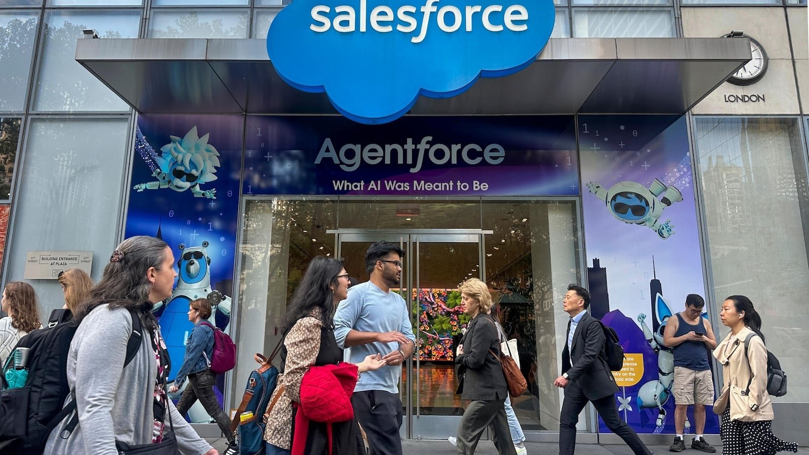 Salesforce लगभग $ 8 बिलियन के सौदे में Informatica खरीद रहा है